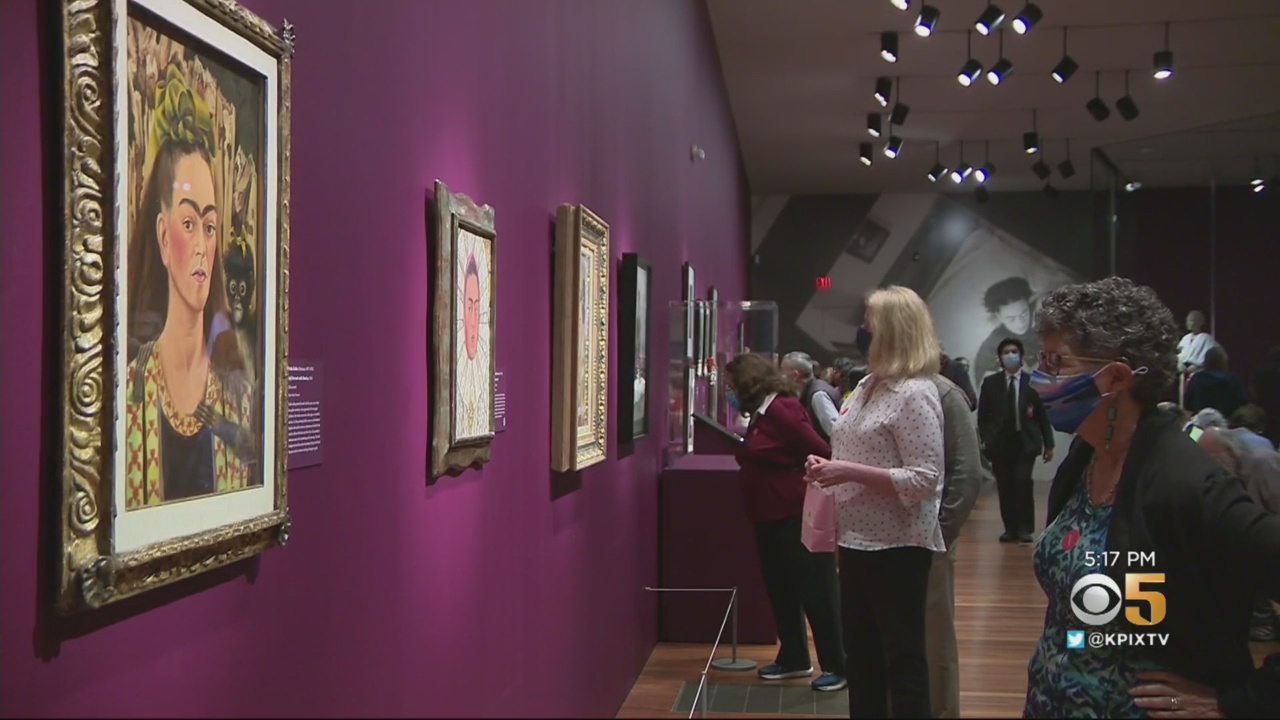 Patrons at the reopened DeYoung Museum in San Francisco on September 22, 2020. (CBS)