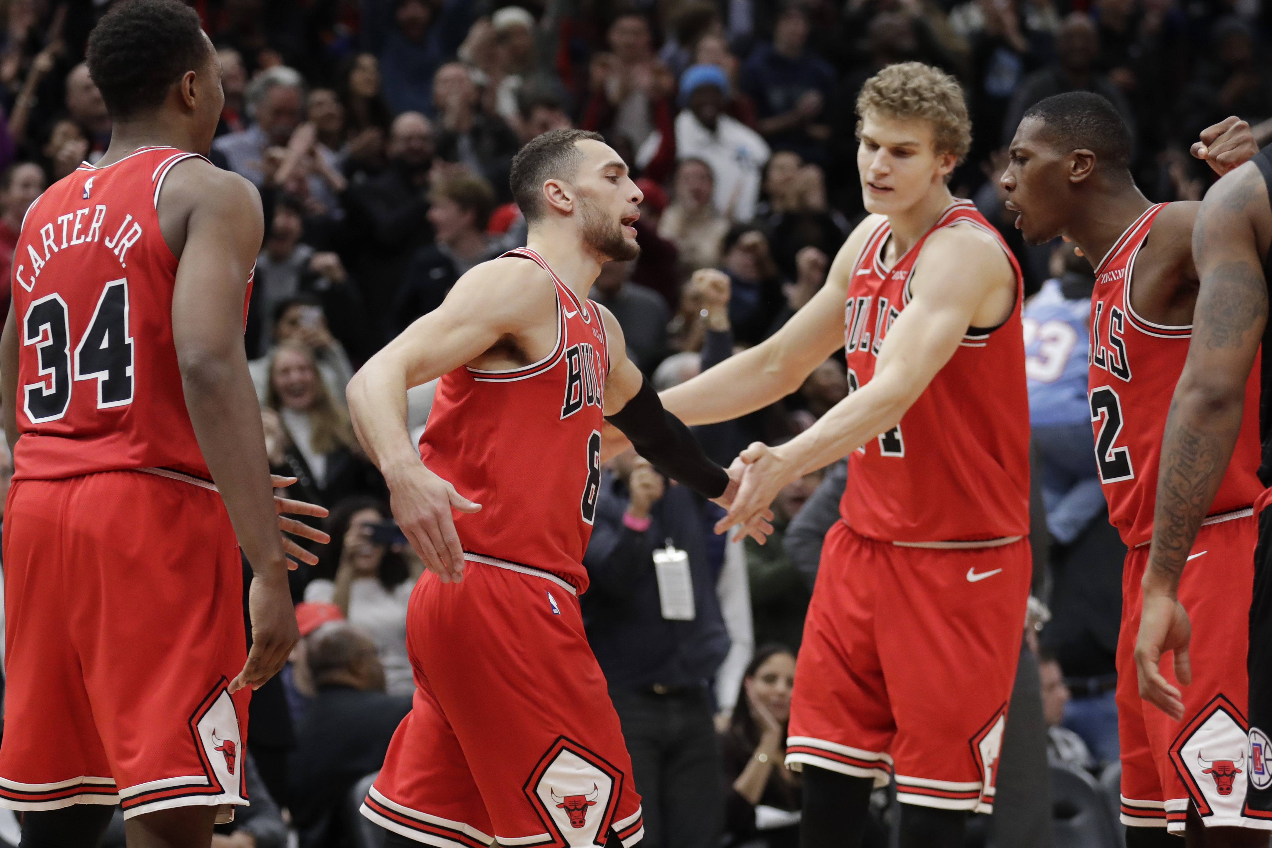 Лос анджелес клипперс чикаго буллз. Тяжелый форвард Чикаго Булс. Chicago bulls la Clippers. Almond Morris Basketball Utah.