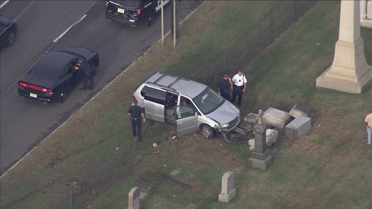 Minivan Crashes Into Fence At Calvary Cemetery In Cherry Hill