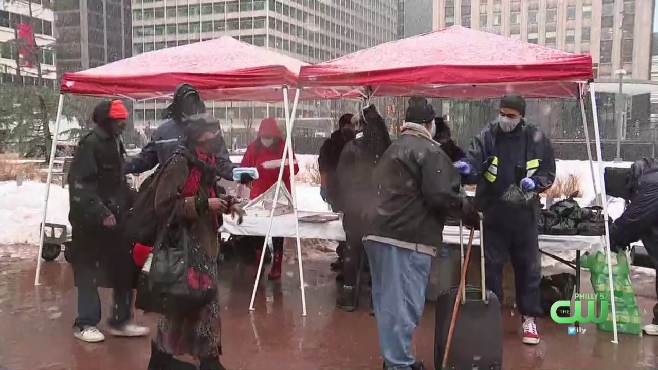 Snowy Sunday Didn't Stop Chosen 300 Ministries From Holding Service, Hot Meal In Love Park