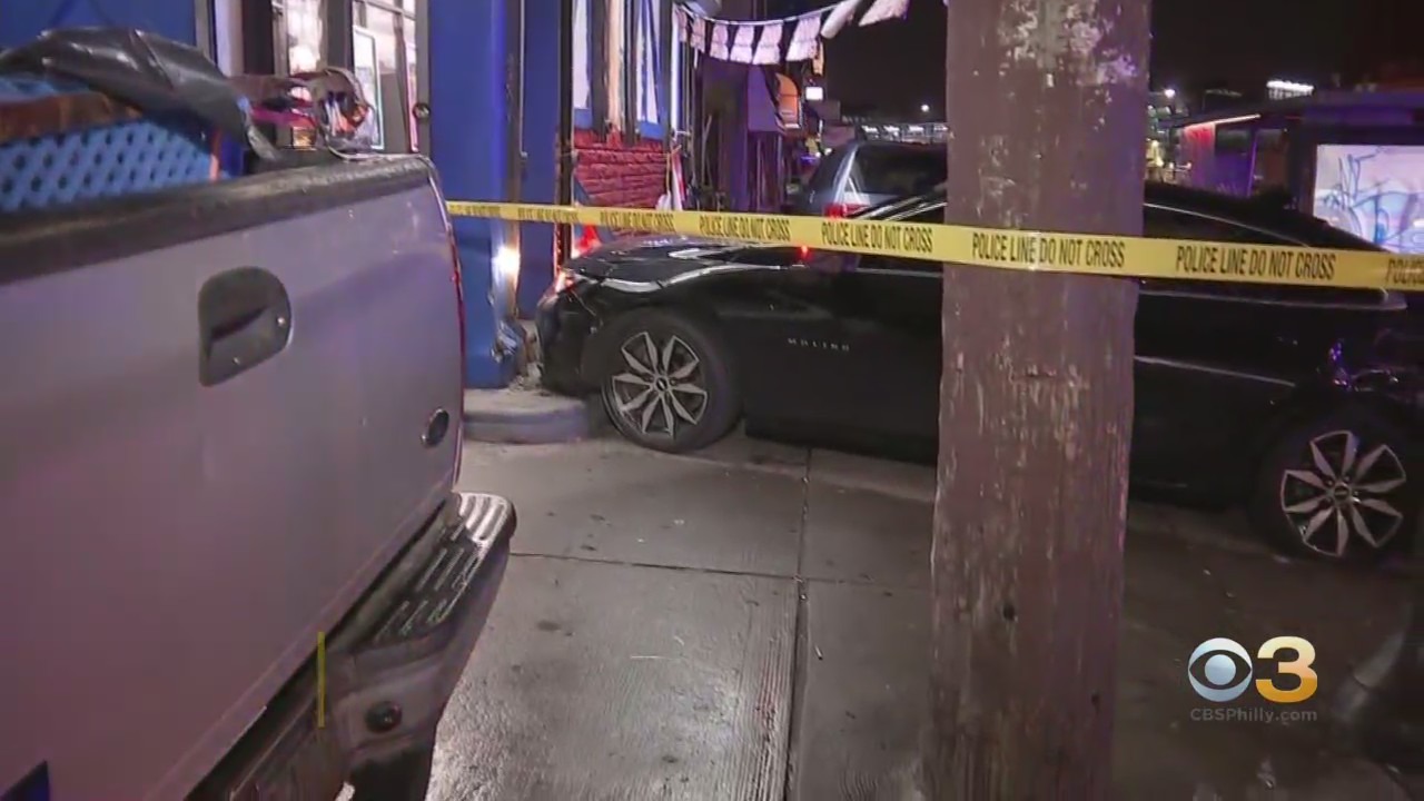 2 People Injured In Crash Involving Philadelphia Police Car In Kensington