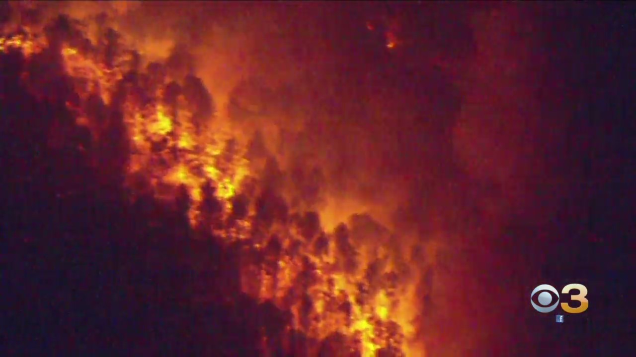 Firefighters Battling 400 Acre Wildfire In Burlington County, New Jersey