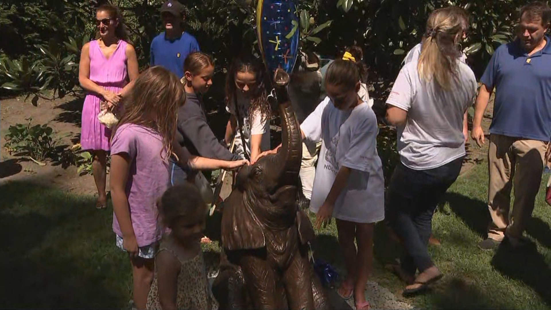 WATCH: 450-Pound Baby Elephant Sculpture Makes It Way To Children's Sculpture Zoo In Haddonfield Haddonfield elephant Ground RAW 080521_frame_16646