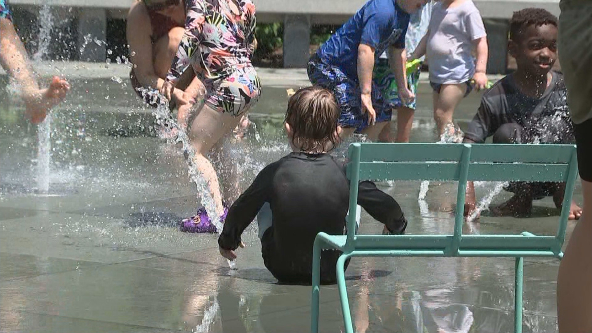 Residents In Philadelphia Soak Up Sun, Find Ways To Beat Heat As Temperatures Soar