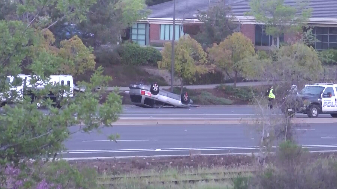 Man Dead After Woman 21 Suspected Of Dui Flips Car Near Folsom Lake College Cbs Sacramento