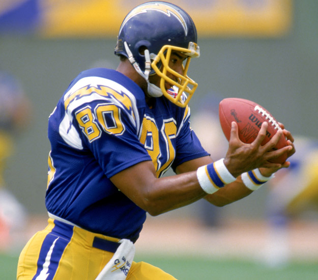 SAN DIEGO, CA - 1984:  Wide receiver Kellen Winslow #80 of the San Diego Chargers catches the ball during a game at Jack Murphy Stadium during the 1984 NFL season in San Diego, California.