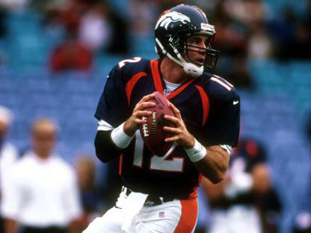 Quarterback Chris Miller played for the Broncos in 1999. (credit: Jack Atley/ALLSPORT/Getty Images)