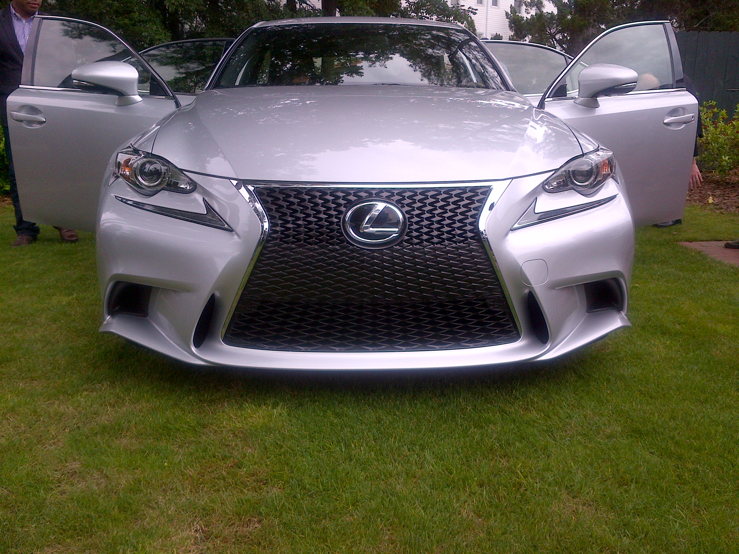 Lexus IS Spindle Grill