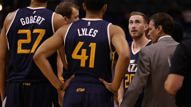 PHOENIX, AZ - OCTOBER 05: Gordon Hayward #20 (second from right) of the Utah Jazz stands with teammates in a huddle during the first half of the preseason NBA game against the Phoenix Suns at Talking Stick Resort Arena on October 5, 2016 in Phoenix, Arizona. NOTE TO USER: User expressly acknowledges and agrees that, by downloading and or using this photograph, User is consenting to the terms and conditions of the Getty Images License Agreement. (Photo by Christian Petersen/Getty Images)